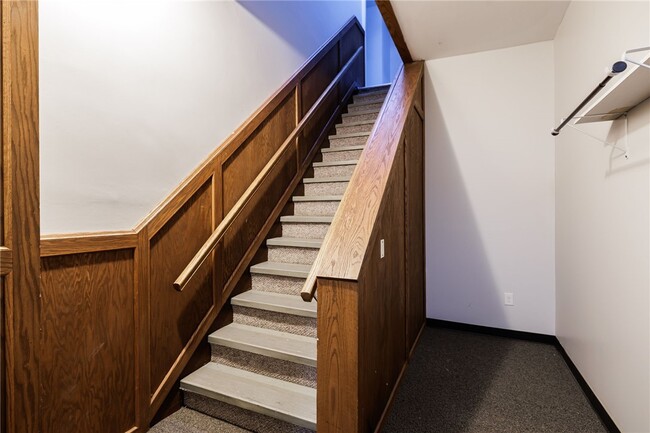 Photo - 186 Monroe Ave