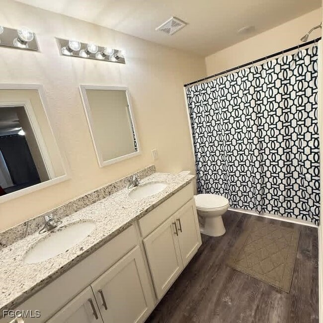 Photo - 575 Oakshire Ln