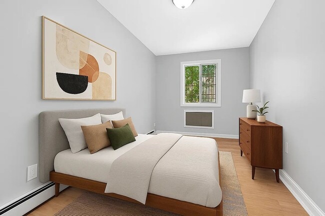 Photo - 817 Gates Ave Unit 3