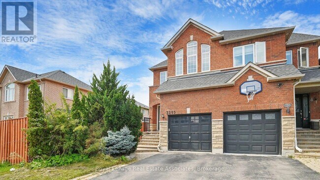 Photo - 3285 Apricot St