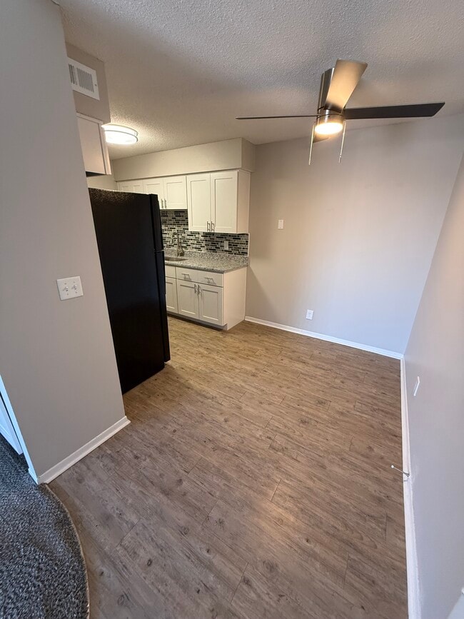 Updated Kitchen & Dining Area! - Bellevue Hills Apartment Homes