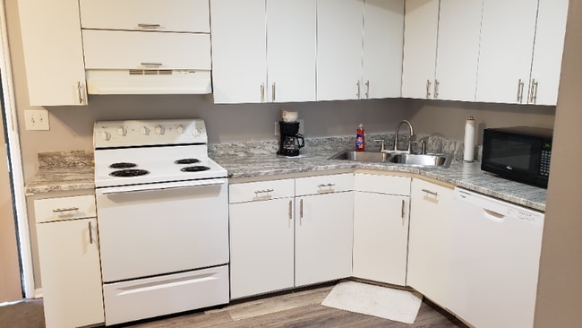 Photo - 556 Brookside Ct