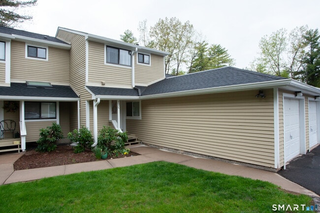 Photo - 17 Wiggins Farm Dr Unit C