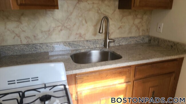 Photo - 349 Pleasant St Unidad A1-5