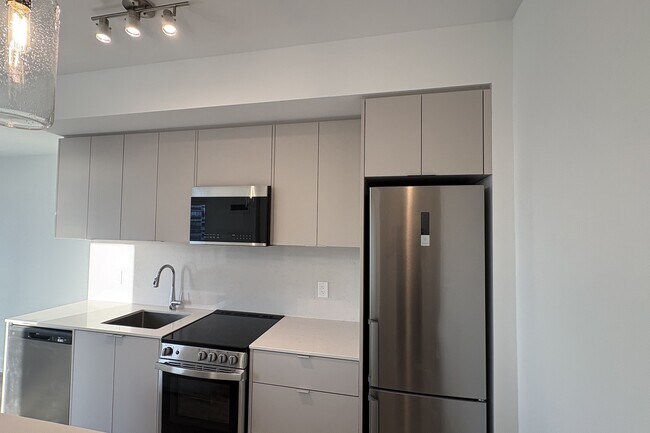 Photo - 2088 James St