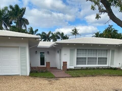 Building Photo - 219 Ridgeview Dr