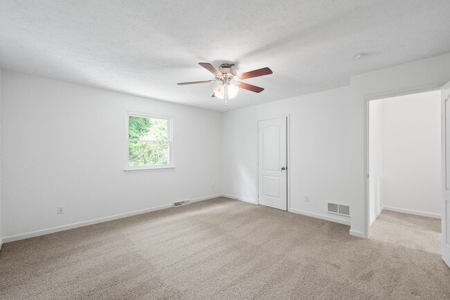Photo - AVAILABLE FOR EARLY OCTOBER! 2-BEDROOM TOW...