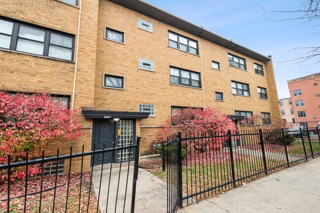 Photo - 7770-78  S South Shore Drive Chicago, IL 60649