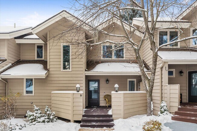 Photo - Beautiful Townhome on Golf Course!