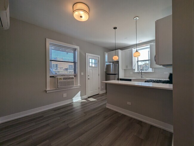 Photo - 3902 N Janssen Ave Unit 3