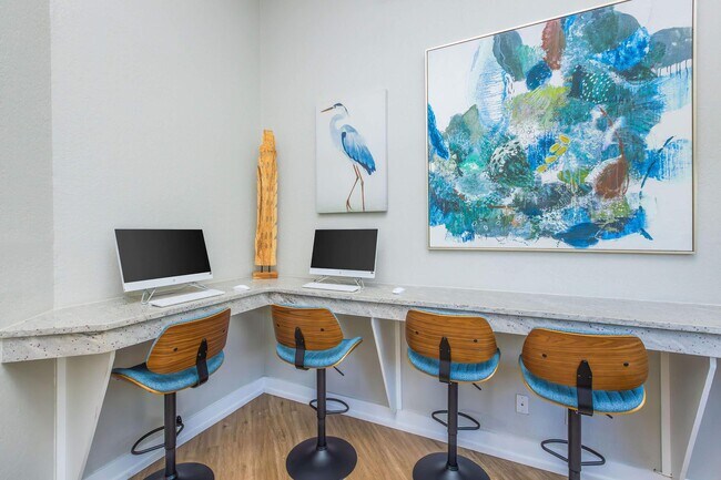 Photo - Lakes at 408