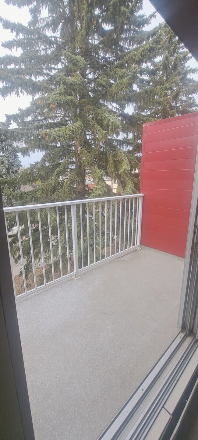 Photo - 13516-102 102 St NW Unit 314