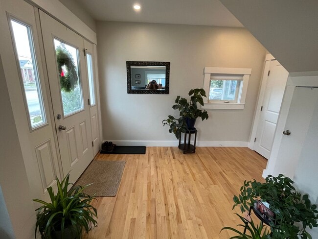 94 Upper Main St Unit 1