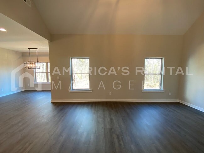Photo - 308 Lakewood Ln