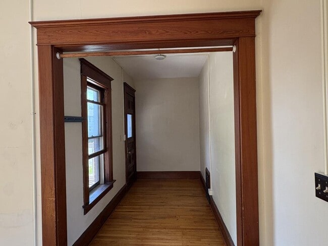 Photo - 48 Monroe St