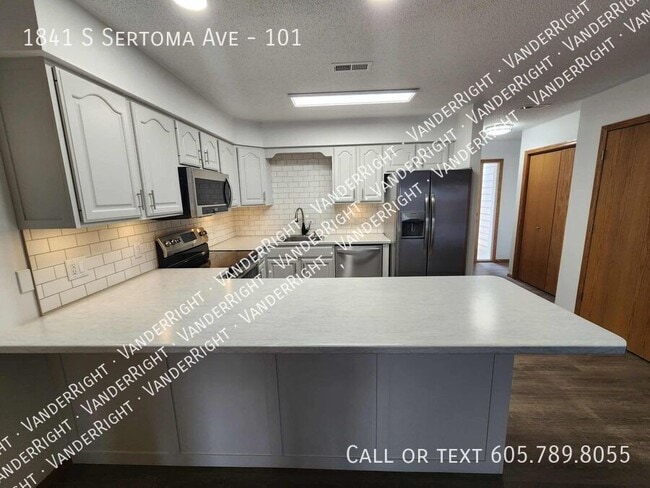 Photo - 1841 S Sertoma Ave