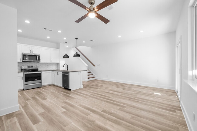 Photo - 18800 Hogan Cir