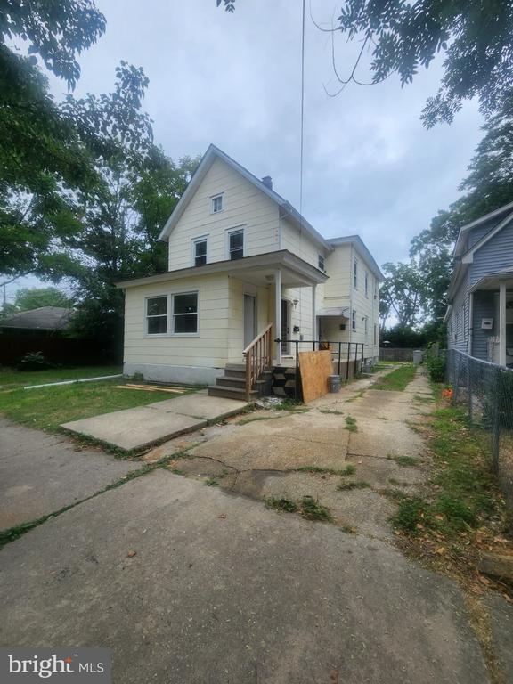 Photo - 310 W Grape St