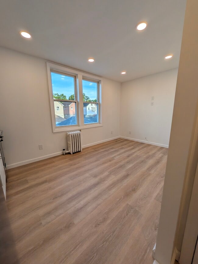 13323 114th St Unit 2nd Floor