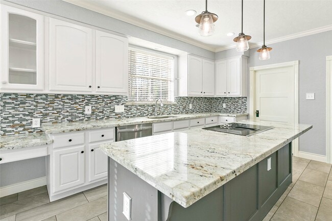 Photo - 3 Bough Leaf Pl