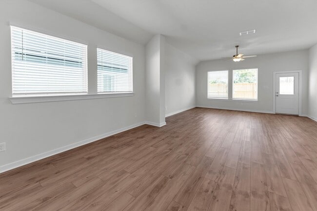 Building Photo - 16907 Tulip Row Ln Rental