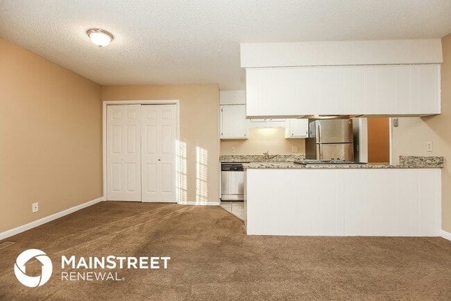 Photo - 208 New Towne Ct