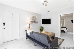 811 SW 26th Ct