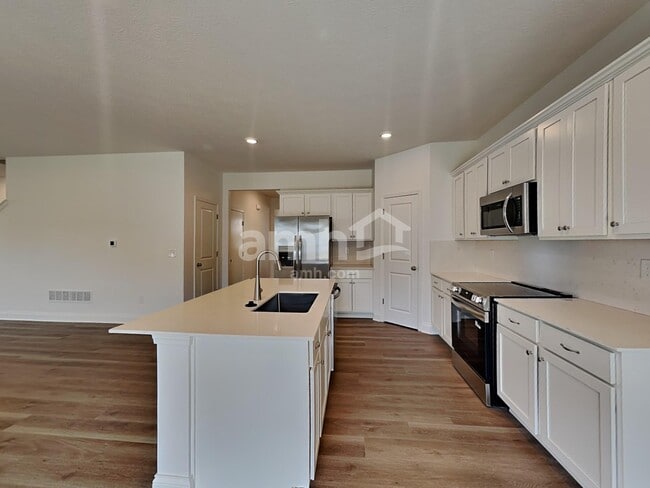 Photo - 305 Pne Hl Ct