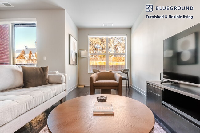 Photo - 3929 Landmark Ct Unidad SI FL2-ID1247