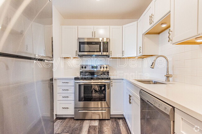 Building Photo - 888 Logan St Unit 1a Rental