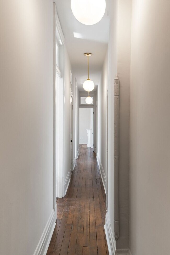 Photo - Large One Bedroom Unit 828-3B