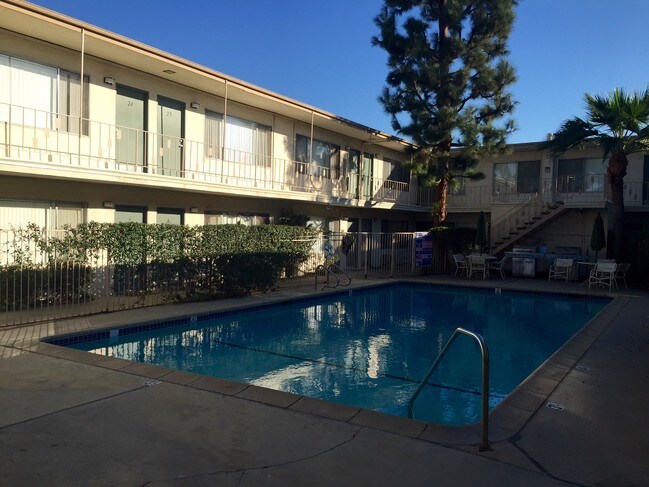 Photo - Touchwood & Del Mar Apartments