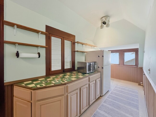 1010 Willow St Unit B