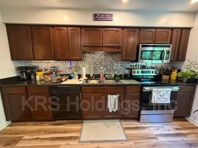 Photo - 3877 Sherman Oaks Ave