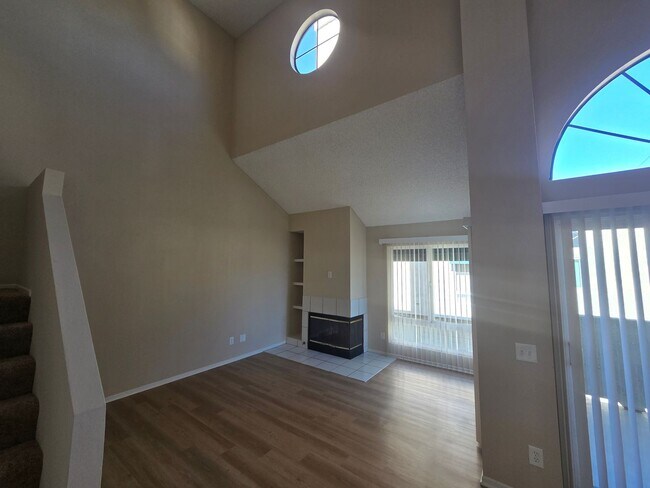 Photo - 17TH202 Unit C