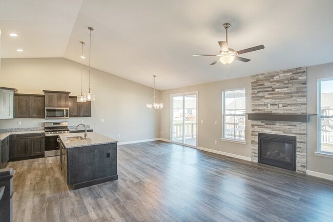 Photo - 2001 Morning Side Pl Unit 2001