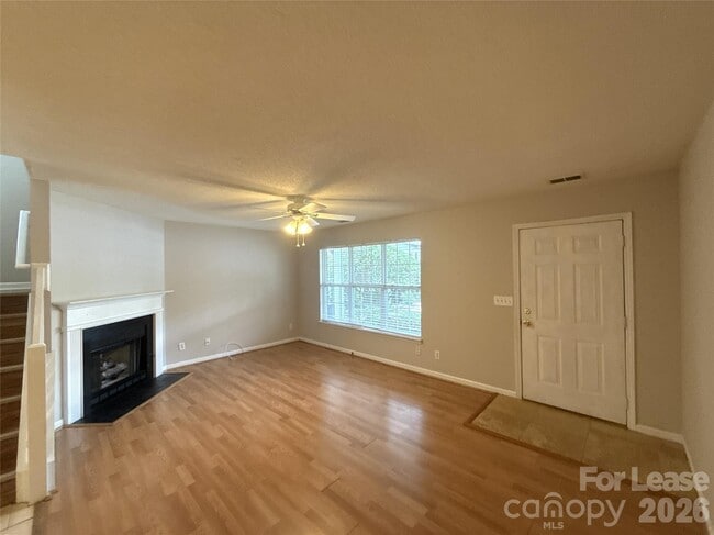 Photo - 747 Mountainwater Dr