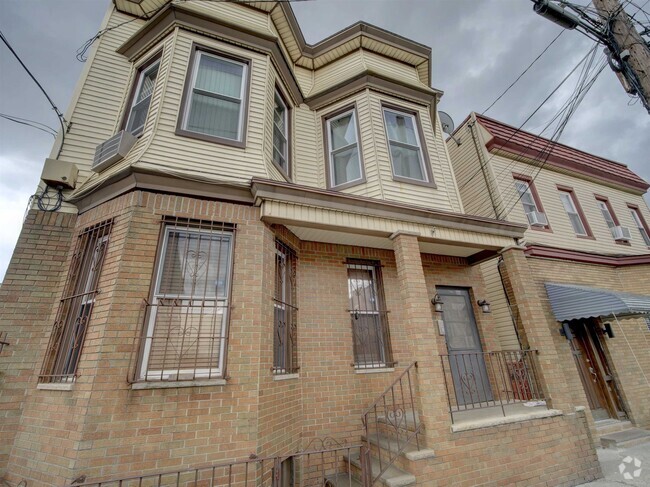 Building Photo - 1209 14th St Rental