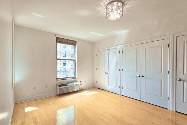 Photo - 10 Regent St Unit 704