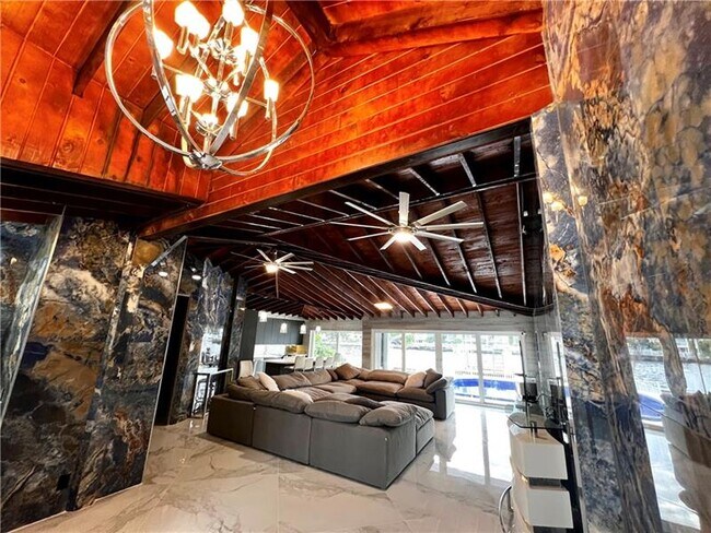 Photo - 720 NE 28th Ave