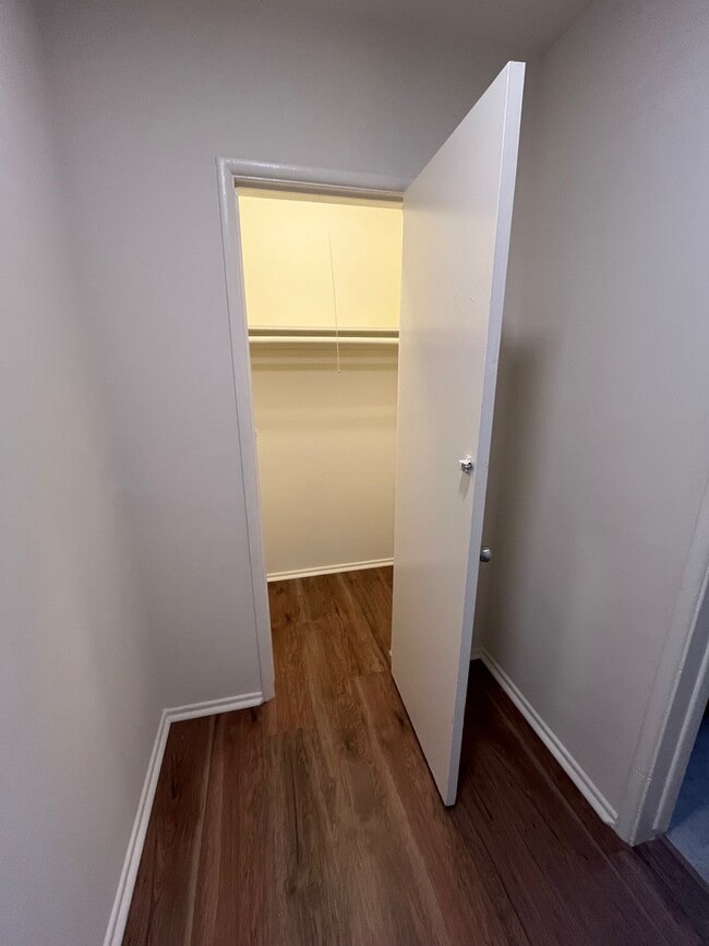 Photo - 827 N Hudson Ave