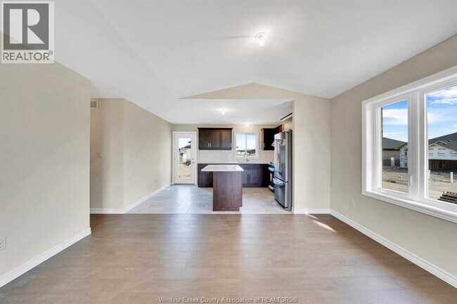 Photo - 397 Hemlock Ln