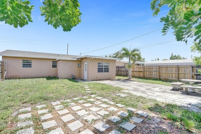7741 Northwest 33rd Street