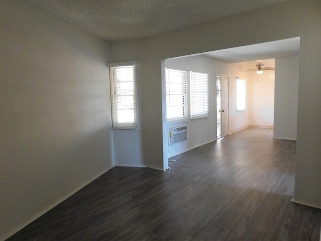 Photo - 5637 Strohm Ave Unidad 5637 #7