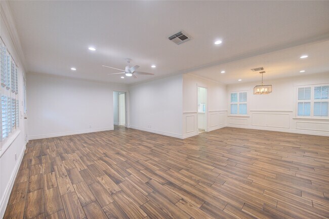 Photo - 8439 Westview Dr