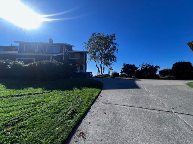 Photo - 2221 Pinehurst Way