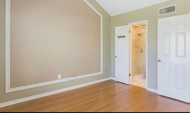 1226 Villa Ln