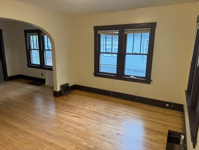 1032 2nd Ave Unit 4BR/2BA