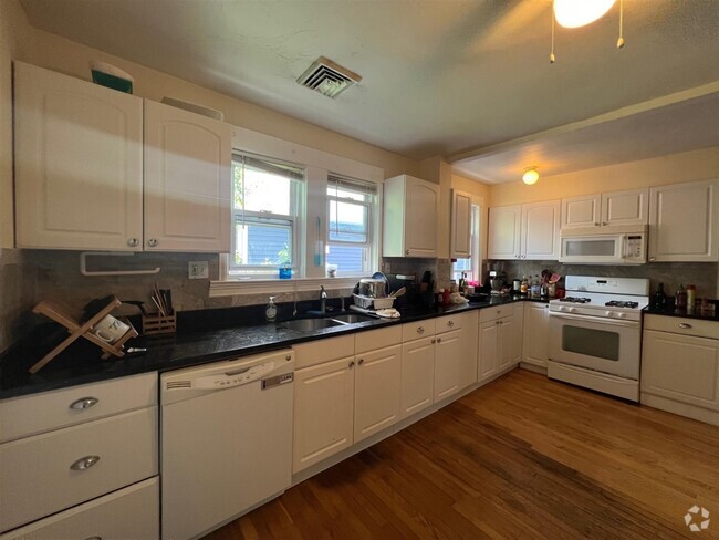 Building Photo - 119 Albion St Unit 2 Rental