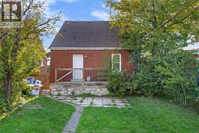 Photo - 1362 Parent Ave